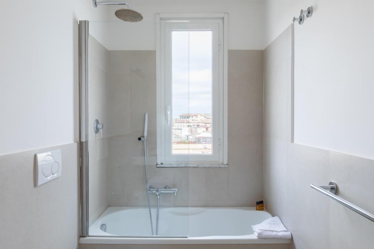 Amazing Penthouse With Private Terrace In Trastevere โรม ภายนอก รูปภาพ