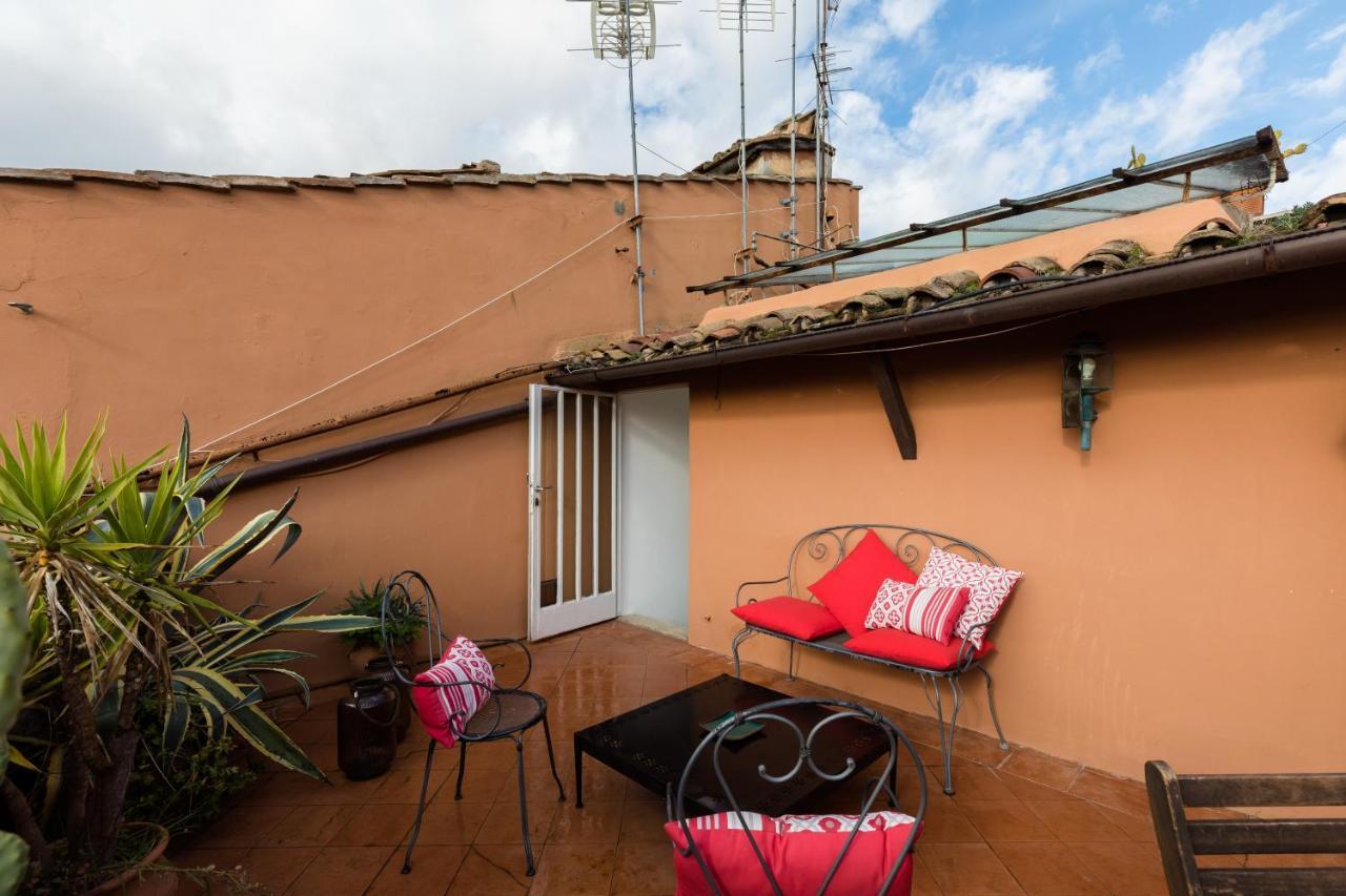 Amazing Penthouse With Private Terrace In Trastevere โรม ภายนอก รูปภาพ
